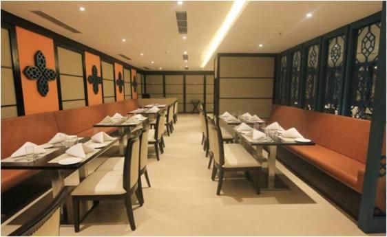 V Retreat Gurgaon Hotel Eksteriør billede