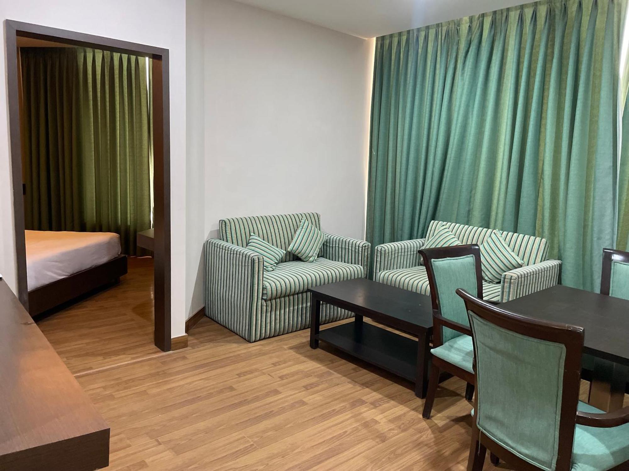 V Retreat Gurgaon Hotel Eksteriør billede